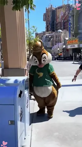 Funny disney #funny #foryou #fyp #prank #usa #disney #disneyland #funnytiktok #funnymoments 