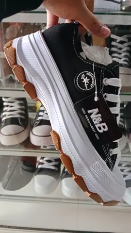sepatu anak sekolah model baru sol tinggi karet#sepatunboriginal #sepatusekolahnbfashion #