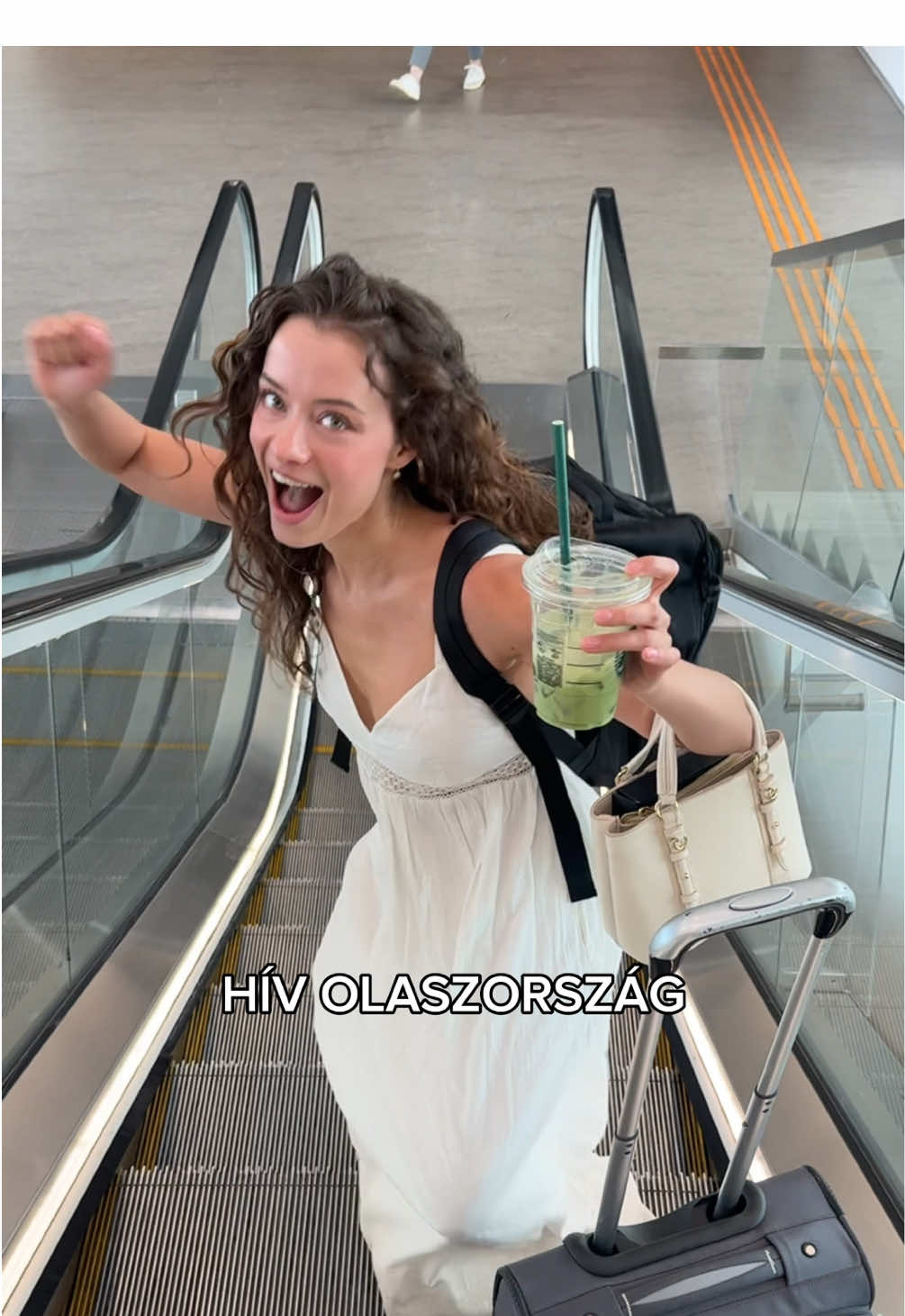 LET’S GOOOO🇮🇹🍝🍕🌊🌴 @LOLA VANDA  . . #utazas #travel #italy #girlstrip #tengerpart 