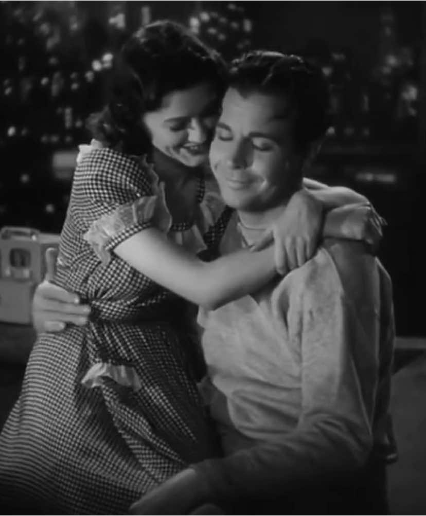 If you can't sleep It isn't the coffee It's the bunk INFO  📻 💵 ☕️ - film : christmas in july ( 1940 ) - song : stargazing the neighbourhood  #oldhollywood #classichollywood #oldfilm #classicfilm #christmasinjuly #christmasinjuly1940 #christmasinjulyedit #dickpowell #ellendrew #prestonsturges #oldcinema #classiccinema #aesthetic #comedy #screwball #screwballcomedy #lighthearted #filmaesthetic #aestheticedit #cinemaedit #movieedit #filmedit #vintageedit #classichollywoodedit #oldhollywoodedit 