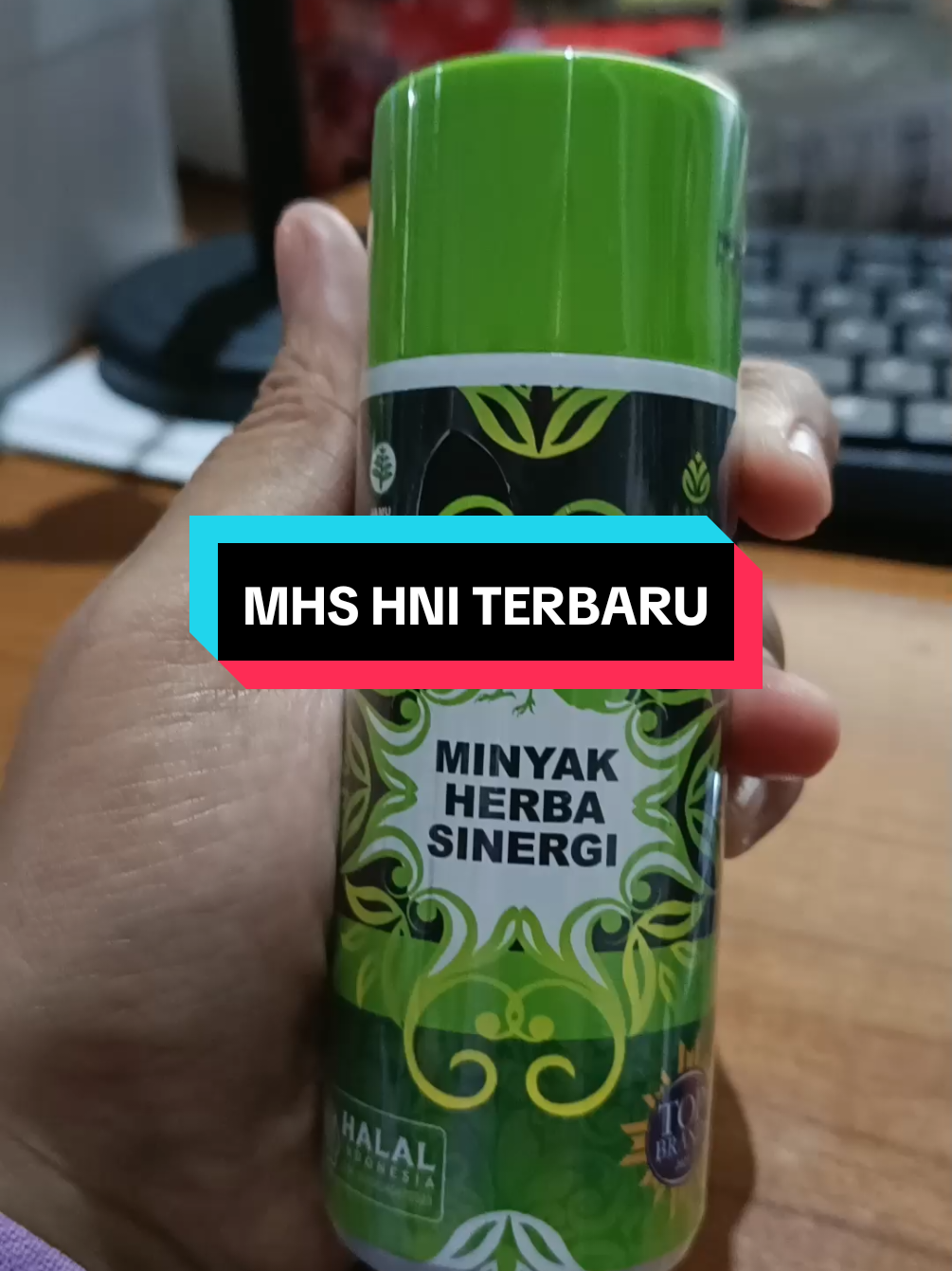 kemasan terbaru ada logo top brandnya ya kakak🥰🥰✨✨💯 #xyzbca #4u #4upageシ #masukberanda #fyp #foryoupage #herbal #obatherbal #mhs #minyakherbasinergi #minyakbutbut #hni 