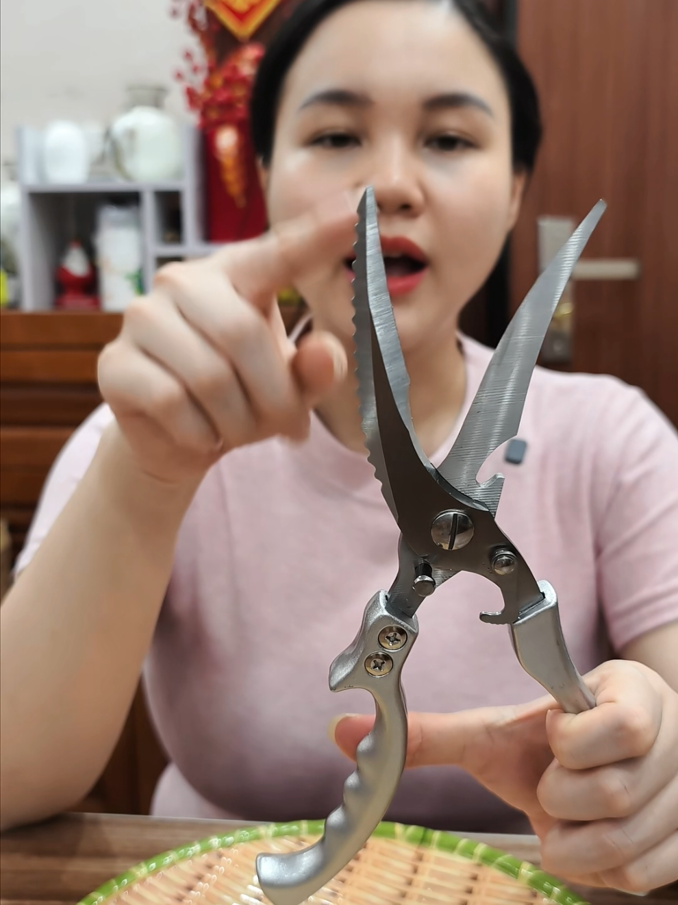 Kéo cắt xương gà chuyên nghiệp sắc bén #keocatxuong #kecatxuongga #cotiennhaxinh 