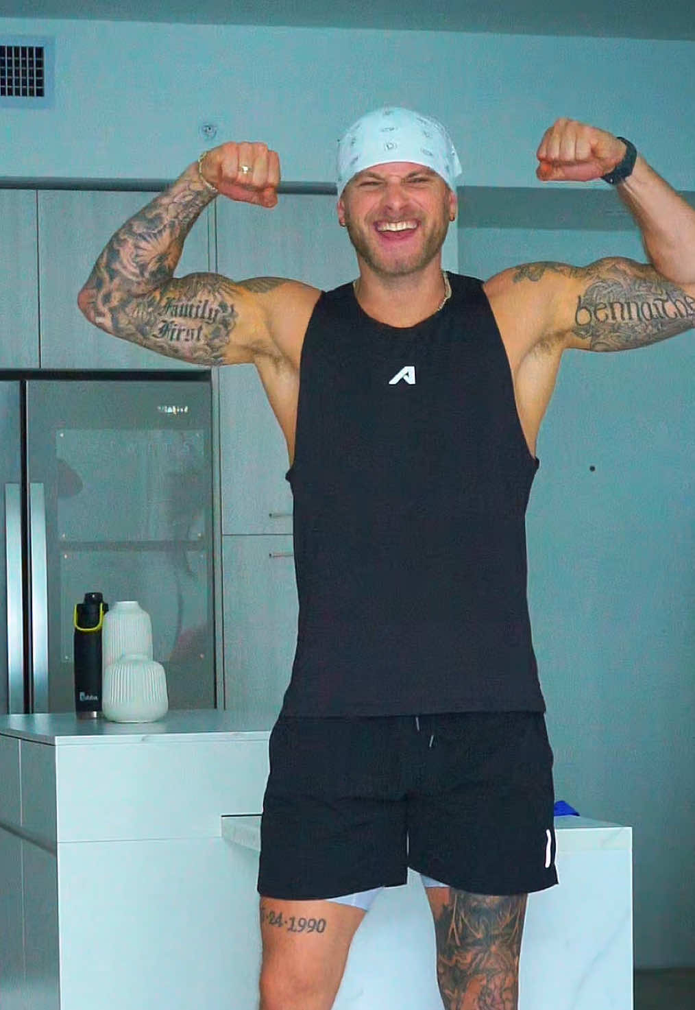 @Alphalete try on. I recently got a lot of new tops from #alphalete and I’m obsessed with them all! Use my code DPRATT and stock up today #work #tryon #tryonhaul #LifeIsGood #mood #goodvibes #goodvibesonly 