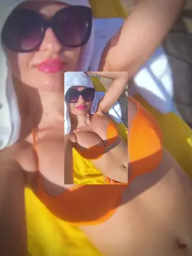 #sunnyday #bronze #beachvibes #beachday #Summer #summertime #sun #hotday #poolparty #relaxing 