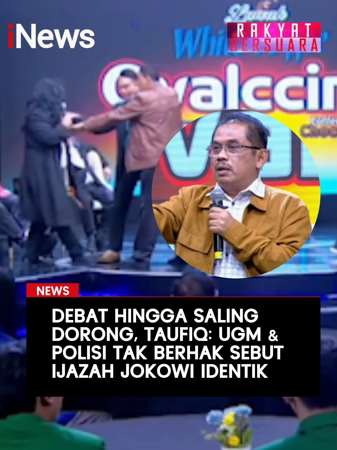Praktisi hukum sekaligus penggugat ijazah Jokowi, Muhammad Taufiq dalam program Rakyat Bersuara menilai hanya lembaga yudikatif yang berhak untuk mengatakan ijazah Jokowi asli atau identik.  Menurutnya hanya Mahkamah Agung yang berhak menilai keaslian dari ijazah Jokowi. Perdebatan memanas hingga Muhammad Taufiq dan Pitra Romadoni terlibat saling dorong.  Saksikan Rakyat Bersuara selengkapnya hanya di Official iNews:  https://www.youtube.com/watch?v=Z6QwmeUQ2_8&pp=ygUVUmFreWF0IEJlcnN1YXJhIGlOZXdz #RakyatBersuara #IjazahJokowi #MuhammadTaufiq #PitraRomadoni #JokoWidodo