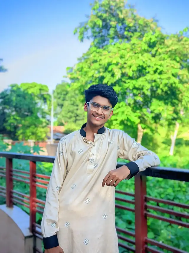 থেমে গেছি