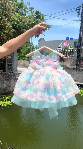 Xanh nè mí bà ơi🤩#xuhuongtiktok #đầm #xuhuong #vayxinh #váycưới#bébé #côngchúa 