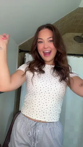 Endless concerts + endless car rides. At least my skin’s not the one breaking down halfway through. Stocking up is a must and you guys can grab it at @Shoppers Drug Mart !!@Neutrogena Canada #NeutrogenaPartner 