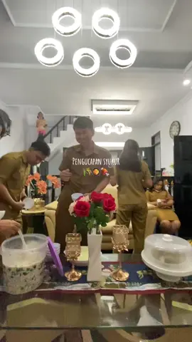 Undangan makan siang 🤤