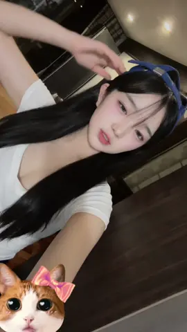 뭐가 이리 신났지