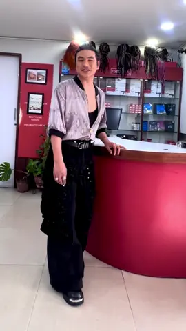 The fashion artist @Bishal Gurung  Thank you for your visit a man with dashing personality✌️ #sandrakang #beautyclubs #beautyclubsaesthetics 