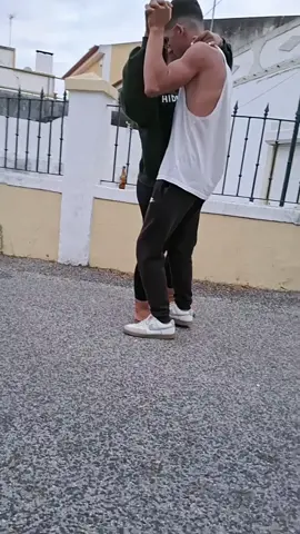 SUELTALE.!!! Un portugués🇵🇹 bailando raspacanilla 🕺 @joneibethpaacheco  @Ferreira  #ypfッ  #teknologiya  #viraltiktokvideo  #paratiiiiiiiiiiiiiiiiiiiiiiiiiiiiiii  #portugal🇵🇹 