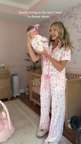 matching pj’s are a must 🩷👶🏼✨ @inmyjammers #newmama #firsttimemama #newmomlife #newbornsoftiktok #mamatok #girlmama #newbornbabytiktok #momanddaughterduo #nursery 