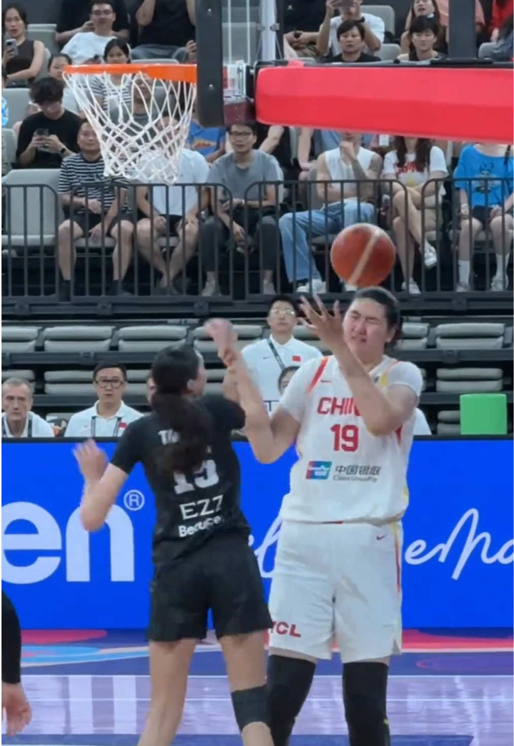Is this a normal defense?#basketball #fyp #tiktok #newzealand #china #zhangziyu 