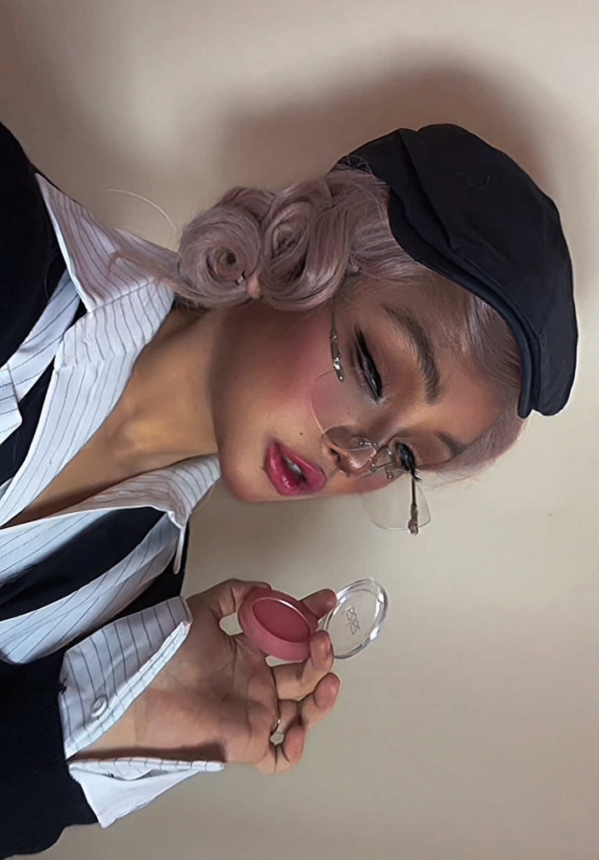 asik banget dah douyin makeup lagunya dangdutan gini 🤘🏽🤏🏻 #makeuptransition #transisi #transisimakeup #transition #douyinmakeup #aegyosalmakeup #douyin抖音 #makeup #xuhuongtiktok 