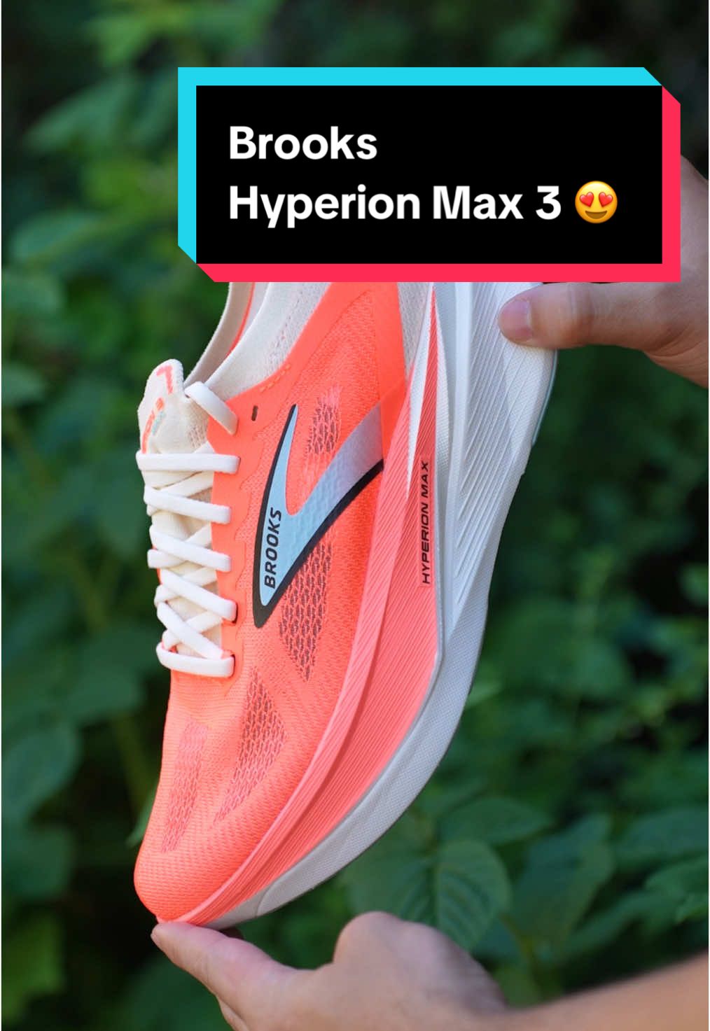 We can’t get enough of the new Brooks Hyperion Max 3, I mean, can you blame us? A triple-whammy of a SpeedVault plate, DNA Gold cushioning and a RoadTack outsole creates a shoe that helps bridge the gap between your everyday training runs and your race day goals. #BrooksRunning #FleetFeet #HyperionMax3 #RunningShoes
