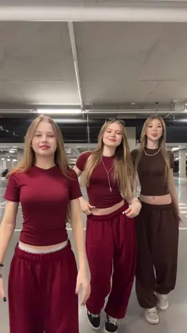 Амик понеслась..😳 костюм #331007681 #331682712 @Настюшка Кристмас @Амик 