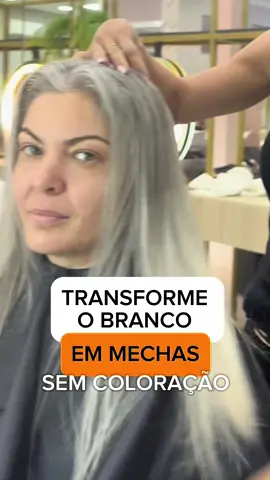 ✨ Adeus fios brancos sem precisar pintar o cabelo! O Camuflage Light da Nouê é a solução perfeita para quem quer disfarçar os brancos com um efeito dourado, sem amônia e sem agredir os fios! Versões:  ✨Light: para brancos acentuados de 40 a 70%  🌰 Médium: para morenas- efeito marrom dourado.  👩‍🦳 Pérola: para cabelos 90 a 100% de brancos.  💛 BENEFÍCIOS: ✔️ Não é coloração — é tratamento com cobertura ✔️ Fórmula suave e sem amônia ✔️ Dura até 8 lavagens ✔️ Não interfere em outras químicas ✔️ Realça o brilho e trata os fios enquanto camufla 📍 PASSO A PASSO: 1️⃣ Aplique nos fios brancos secos e limpos (lave antes somente com shampoo)  2️⃣ Deixe agir de 25 a 30 minutos 3️⃣ Enxágue somente com água e finalize como desejar ✨ Ideal para cabelos loiros claros, grisalhos ou com luzes! Clique no carrinho e garanta o seu agora com desconto aqui no TikTok Shop! 🛒💥 #CamuflageLight #NouêCosméticos #FiosBrancosNuncaMais #CabelosMaduros #CamuflagemPerfeita #TikTokShopBrasil #SemAmônia #ColoraçãoSegura #BelezaSemDanos #DicaDeBeleza #HairCareTips #CamuflagemNouê #FiosDourados #CabeloLoiroPerfeito
