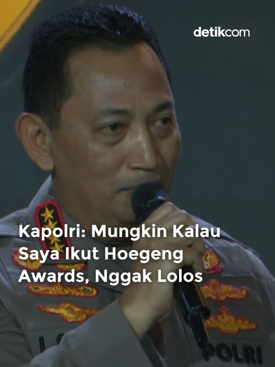 Kapolri Jenderal Listyo Sigit Prabowo memuji para polisi peraih Hoegeng Awards 2025. Kapolri tak malu untuk mengakui bahwa dirinya harus mencontoh mereka. Kapolri pun mengatakan, jika dirinya ikut dalam Hoegeng Awards, maka ia yakin tidak lolos. Sebab, menurutnya, para peraih Hoegeng Awards 2025 ini sungguh luar biasa. Hal ini disampaikan Kapolri dalam malam puncak Hoegeng Awards 2025 di Auditorium Mutiara STIK-PTIK Polri, Jakarta Selatan, Rabu (16/7/2025). Creator: Ariandi #hoegengawards2025 #hoegengawards #polisi #penghargaanpolisi #detikcom