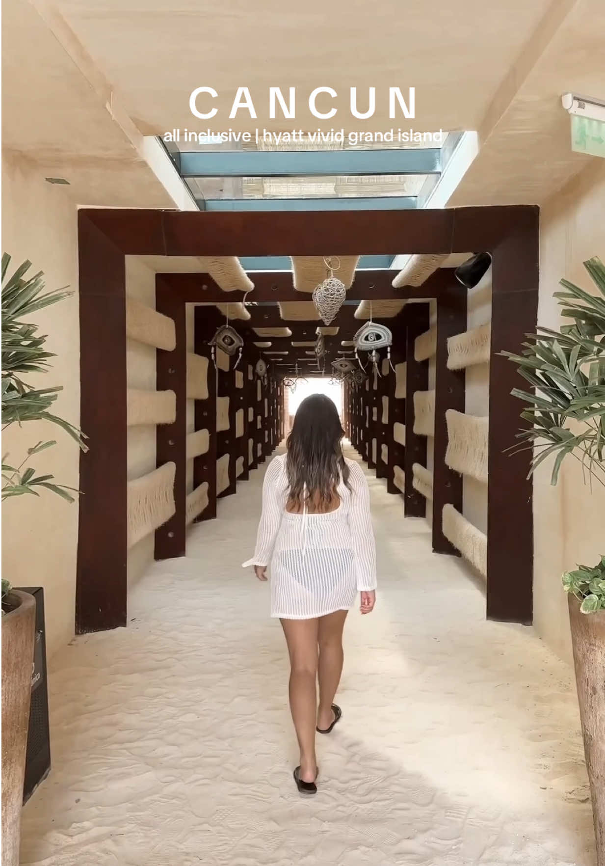 The most aesthetic resort in Cancun 🥥 🌴 Adults only all inclusive located on the bay with stunning sunsets, If you’re craving the sand they also have the most gorgeous exclusive beach club — book that trip 👏🏼#hyattvividgrandisland #hyattvivid #tulum #allinclusive #mexico #cancunmexico #summervibes