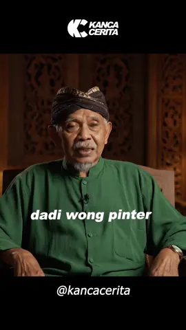 Dadi wong pinter akeh-akehe bakal minteri. Yèn dadi wong ngerti, bakal isa mangertèni. #pintar #mengerti #kecerdasanemosi #instropeksi #refleksi #katabijak #Quotes #jawa
