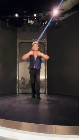 “Move your feet, feel the beat” dancing makes me happy and it gives joy in my soul🕺🪩#dancechallenge #palarongpambansadancecraze2025 #dancechallenge2025 #philippines🇵🇭tiktok #japantiktok🇯🇵 #performance #dancer @かわいおばさん 