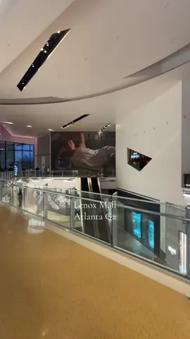 Yall check out Lenox mall in buckhead #lenoxmall #atlantageorgia #downtownatlanta #midtownatlanta #atlanta #lenox 