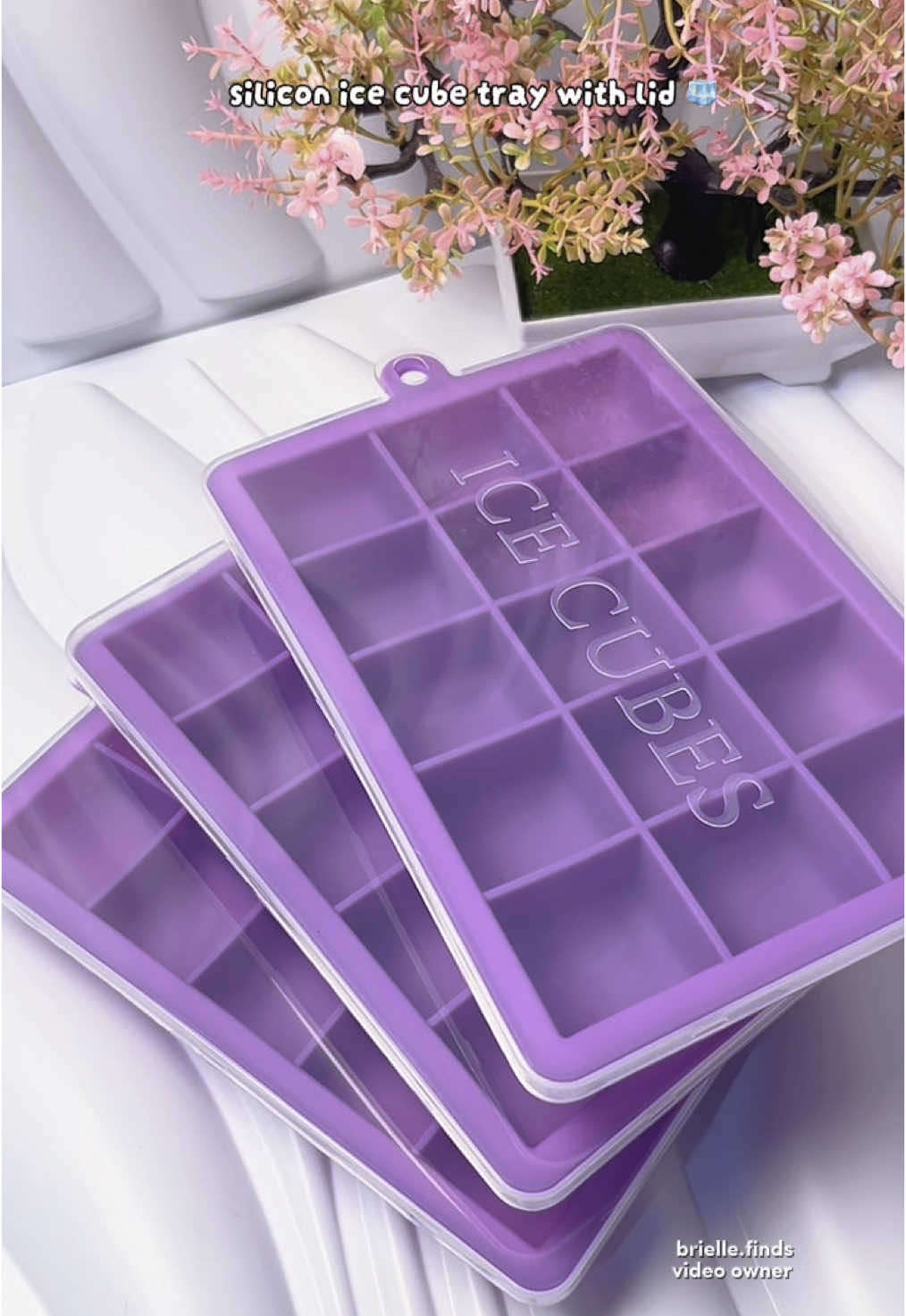 silicone ice cube tray with lid 🧊 #icemolder #icecubemolder #siliconeicecubetray #siliconeicemolder #icecubetray #siliconeicecreammold 