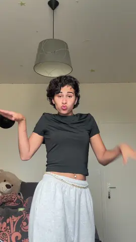 @naomikrd nouvelle trend on dirait #viral #fyp 