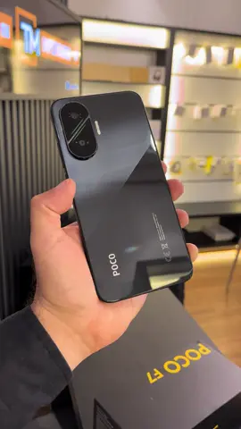 Xiaomi Poco F7, já disponível na Tm Importados. Processador topo de linha Snapdragon 8s Gen 4 com 12 GB de RAM para desempenho excelente   	•	Imponente soar a bateria de 6 500 mAh com recarga rápida de 90 W – autonomia de até 2 dias em uso moderado   	•	Tela AMOLED 120 Hz com pico de brilho de 3 200 nits, ideal ao ar livre e com suporte a Dolby Vision   	•	Construção robusta com certificação IP68 e Gorilla Glass 7i   #po#pocof7o#pocof7proo#pocoe#celular