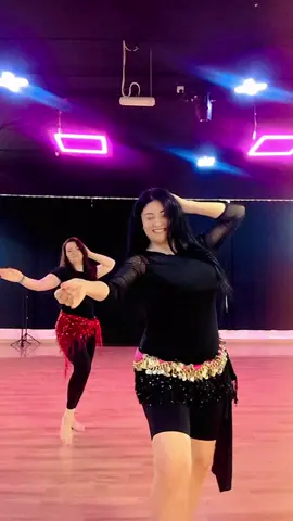 just dance! #dubai_dxb_uae #dubaibellydance #bellydance #bellyartdubai #bellydancetiktok 