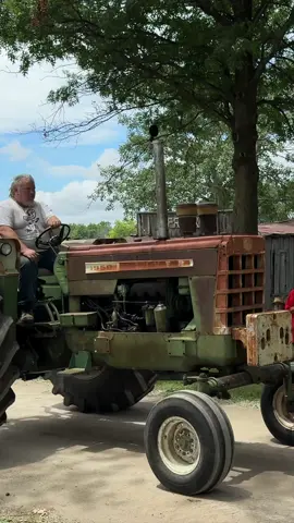 Look at the 1950 Oliver tractor go! Adrian Missouri tractor show #tractorvideo #tractorshow #farmlife #farmer #tractors #tractor   #tractorvideos #farmequipment #Oliver #fyp 