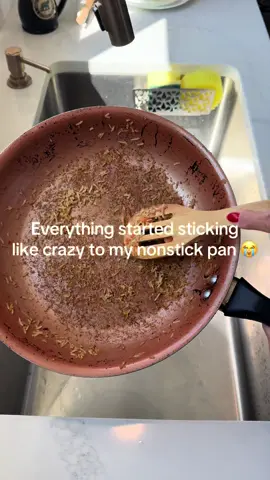 Everything sticks to my nonstick pan, trying to clean it 🧽 #CleanTok #cleaning #asmrvideo #asmr #foryoupage #fryingpan #nonstickpan 