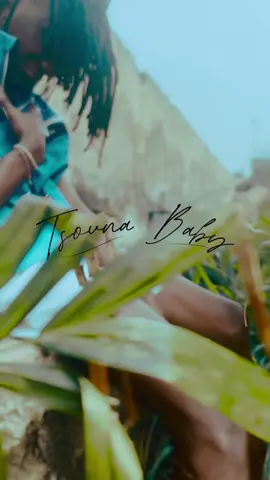 Dans l'ombre des doutes et au cœur des épreuves, une lumière s'apprête à jaillir. Croyez-moi, Dieu va faire des miracles. Le renouveau est proche