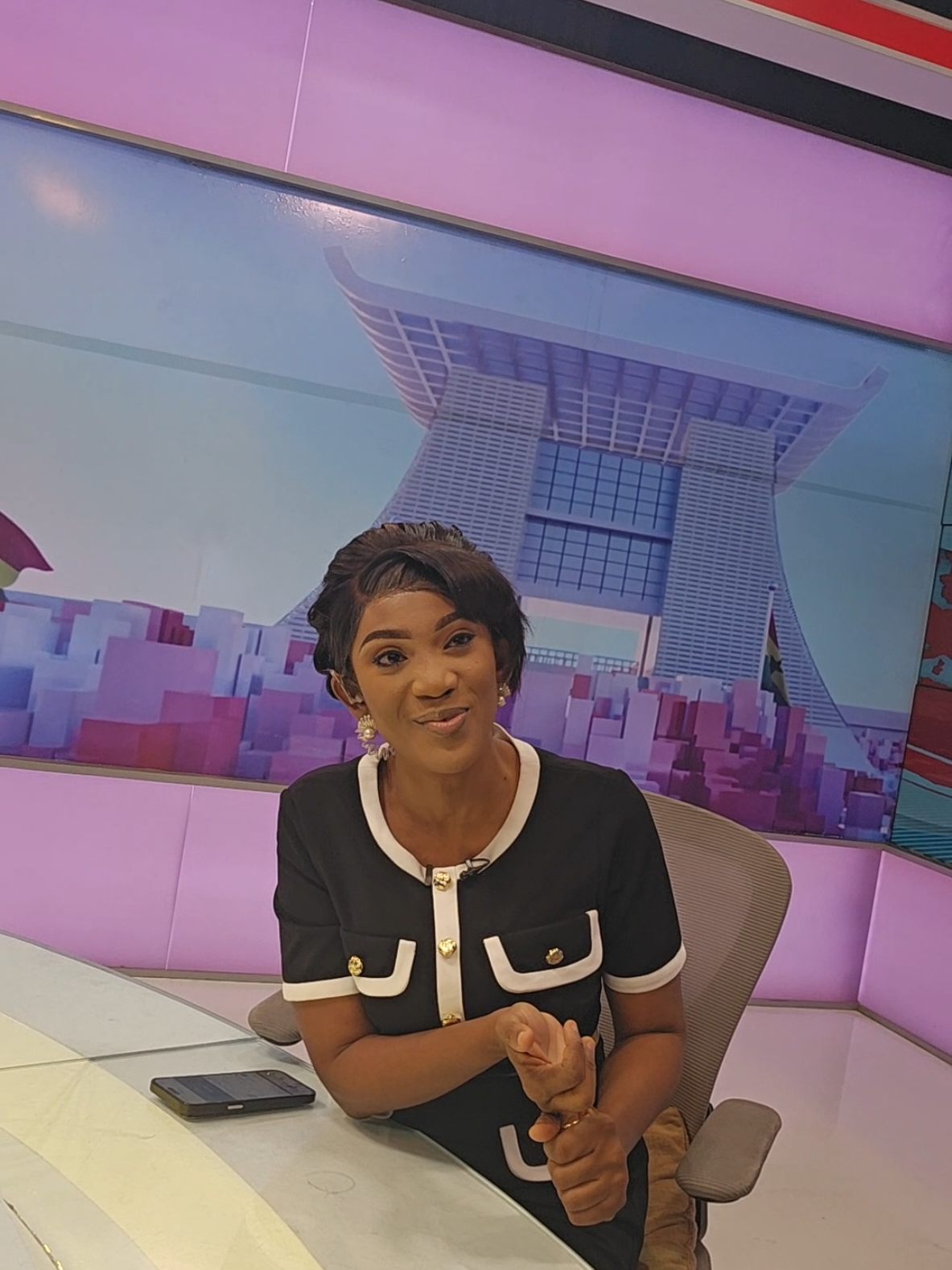 What language to you talk to yourself in? Listen to Martin Asiedu-Dartey  and Portia Solomon Gabor responses, youd been surprised mooom 🤣 