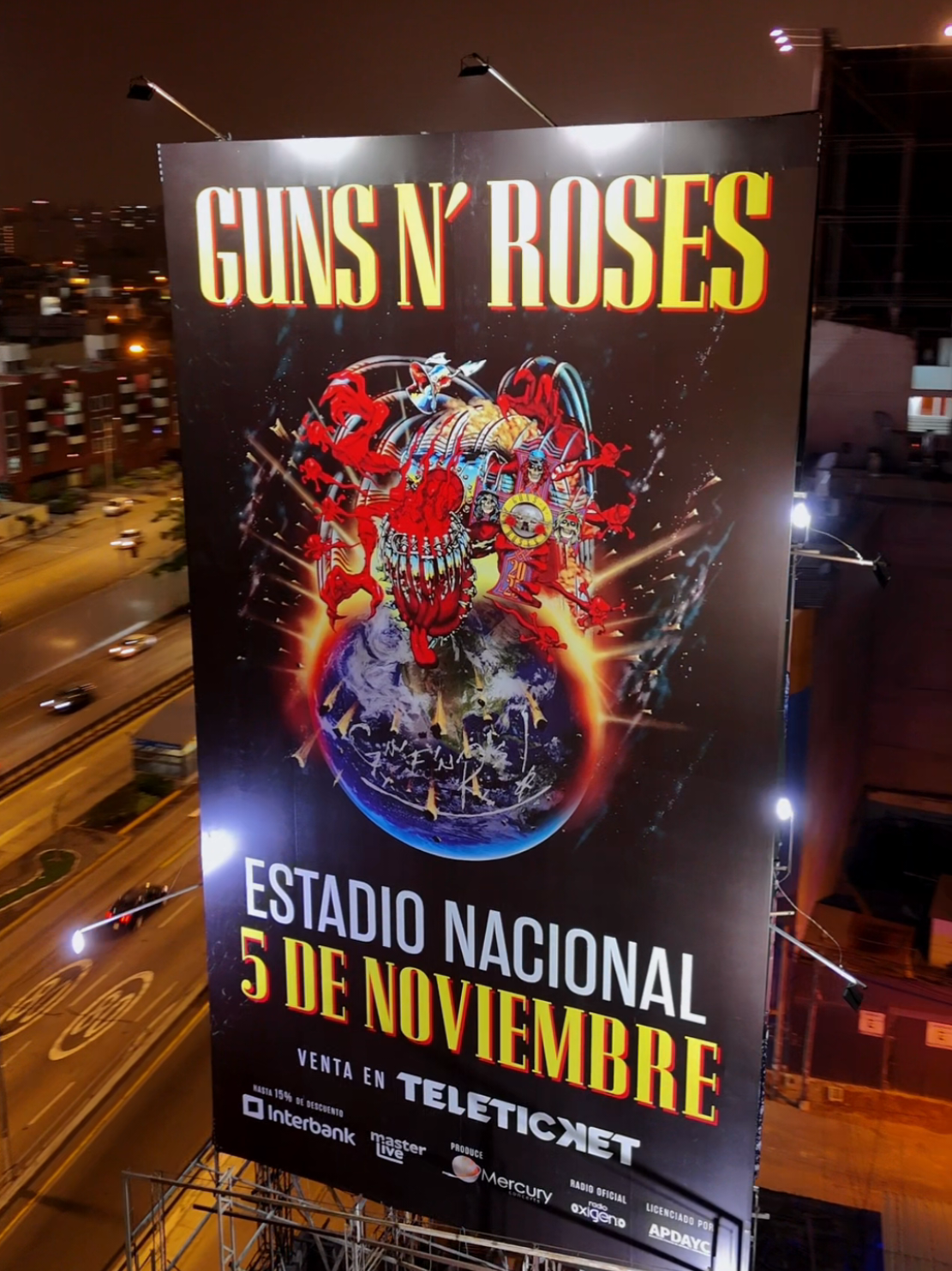 #GUNSNROSES | En noviembre caerá la lluvia sobre el Nacional 🌹 🎟️: Entradas en el link del perfil  No te quedes sin ver a las leyendas del rock en un show único e irrepetible. Alx, Slash y Duff darán un concierto espectacular que recordarás toda tu vida. Las últimas entradas están disponibles en Teleticket.❤️‍🔥 📻 Radio oficial: Oxígeno 🤟 #NovemberRain #GNRUltimasEntradas #GNREnElNacional