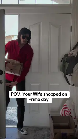 And she was sneaking more in @Ana Lyrio #wife #funnymoment #amazonprime #fabiojackson #fyp 