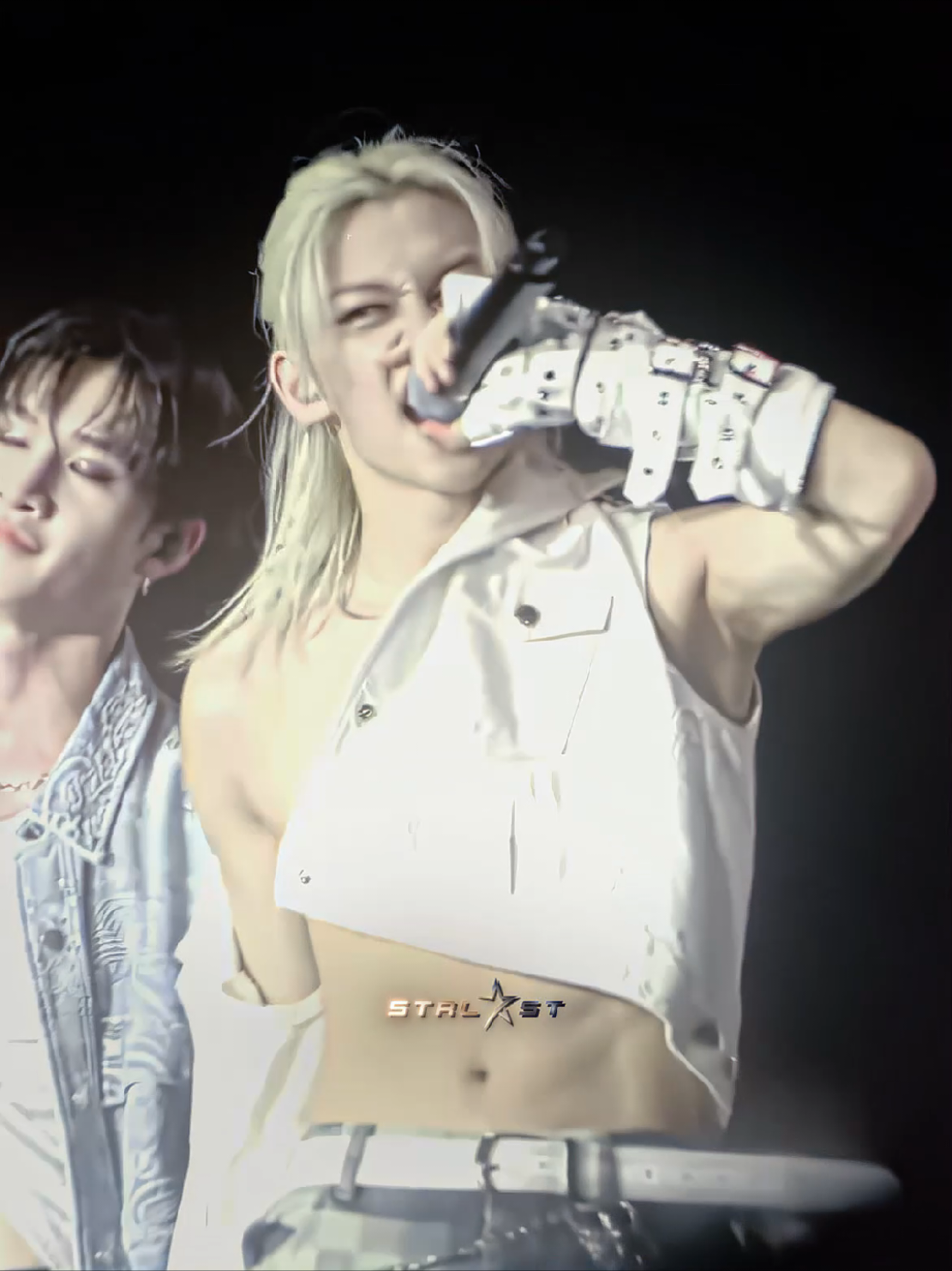 FAKE BODY!! welcome back lollapalooza felix, you were missed ac/ib: zxpryjn #felix #felixedit #felixstraykids  #skz #StrayKids #straykidsedit créditos de los clips a sus respectivos autores 🩷 felix edit 
