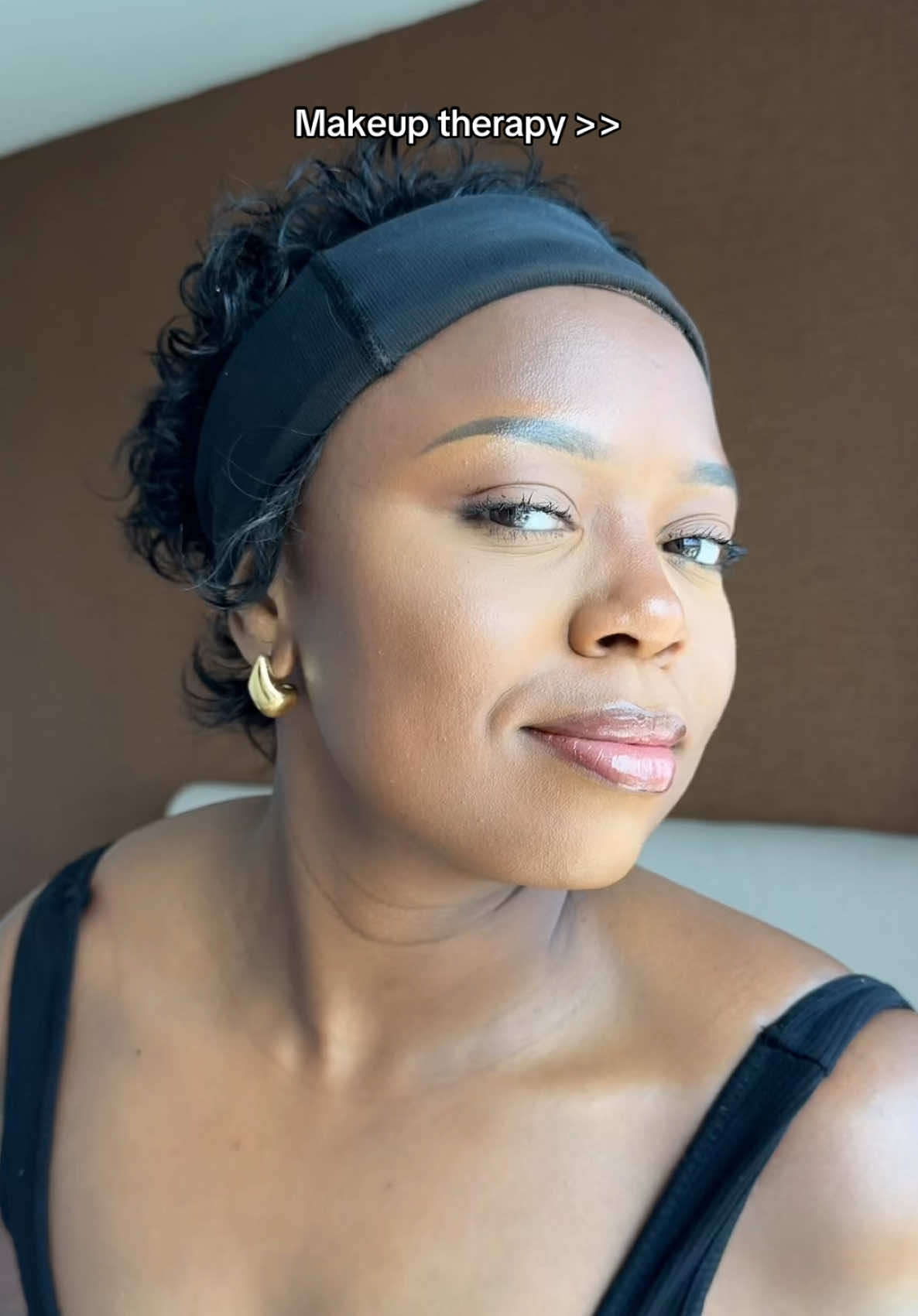 Doing my makeup just makes me 🧘🏾‍♀️. Maybe because I only get to focus on me? 