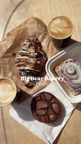 📍Big Bear Bakery, Shawlands ✨a sweet treat for the girlies✨  Visited @bigbearbakery recently for a little sweet treat and coffee 💫 we got: ❤️‍🔥cookie dough croissant ❤️‍🔥malteaser cookie  ❤️‍🔥cinnamon bun Everything was delicious, the cookie was defo my fave tho 🍪🍪🍪🍪🍪 always a good spot to visit 💕  #glasgowfoodie #glasgowfoodiespot #glasgowfoodies #glasgowrestaurant #glasgowrecommendations #