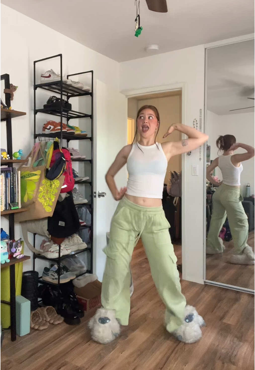 It’s HUMP DAAAAYYYYY and im obsessed w this dance 🤭✨ Dc @s3.paiid 