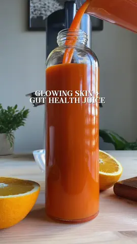 This juice will keep your skin looking radiant, boost your immune system and it is packed with nutrients to support healthy digestion 🧡 Glowing Skin + Gut Health Juice Recipe: 4-6 carrots  2 oranges  1 lemon 2 inches turmeric  1 inch ginger  #glowingskin #healthyrecipe #healthyskin #skinglow #guthealth 