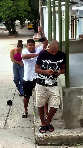 Should I run away or stay and explain? #prank #funnyvideos #foryou #usa #trynottolaugh 