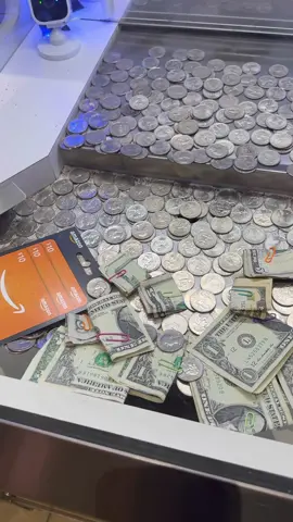 Day 67 Trying to Win MONEY from a Coin Pusher! #arcade #arcadewarrior #coinpusher #money #challenge #foryou #fyp