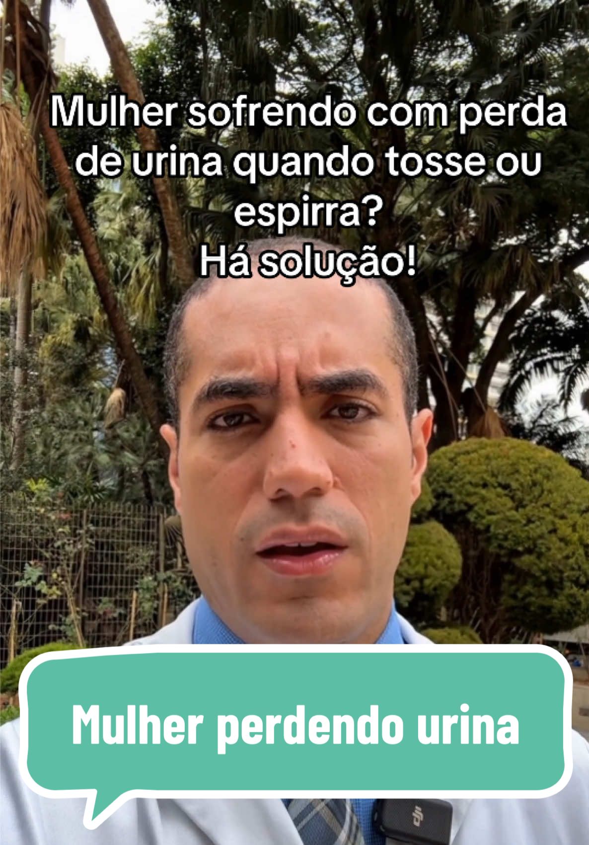 Incontinência Urinária de Esforço – Tratamentos que REALMENTE funcionam e devolvem sua liberdade O que você vai aprender neste vídeo No episódio de hoje, o Dr. Petronio Melo, urologista e cirurgião robótico, explica por que tantas mulheres perdem urina ao tossir, rir ou levantar peso e mostra as duas abordagens de maior comprovação científica – desde as primeiras evidências até os resultados reais no dia‑a‑dia: 🔹 Por que o assoalho pélvico enfraquece (partos, menopausa, cirurgias) 🔹 Fisioterapia pélvica (exercícios de Kegel orientados) — melhora em 60 ‑ 70 % (Revisão Cochrane 2018) 🔹 Quando e como usar cones vaginais, biofeedback e eletroestimulação 🔹 Cirurgia Sling sintético TVT‑O: técnica, anestesia e alta no mesmo dia 🔹 Taxas de sucesso > 90 % e satisfação mantida em 10 anos (European Urology 2017) 🔹 Complicações – o que é raro e como prevenir (retenção < 5 %, infecção incomum) 🔹 Qual abordagem escolher: critérios de gravidade, tempo de fisioterapia e expectativa de resultado 🔹 Avaliação completa: diário miccional, exame físico e, quando necessário, estudo urodinâmico Quer resolver o problema de vez? Agende sua consulta presencial em São Paulo (Vila Mariana) ou on‑line. Vamos analisar seu caso detalhadamente, indicar o melhor caminho (fisioterapia especializada ou Sling) e acompanhar sua recuperação até a liberdade plena de viver sem absorventes e sem medo de perder urina. ⸻ Dr. Petronio Melo Urologista e Cirurgião Robótico CRM‑SP 157.598 | RQE 70.275 #IncontinênciaUrinária #SlingTVTO #FisioterapiaPélvica #AssoalhoPélvico #PerdaDeUrina #SaúdeDaMulher #UrologistaSP #DrPetronioMelo #Kegel #QualidadeDeVida 📍 Consultório: Rua Domingos de Morais, 2187, conj. 210, Bloco Paris – Vila Mariana – São Paulo/SP – CEP 04035‑000 🎓 Doutorado – Faculdade de Medicina da USP 🎓 Residências – UNIFESP (Cirurgia Geral) & Centro de Referência da Saúde do Homem (Urologia) 🏅 Membro Titular da Sociedade Brasileira de Urologia 🤖 Certificação em Cirurgia Robótica desde 2020 🌐 Site: https://www.drpetroniomelo.com.br 📧 E‑mail: contato@drpetroniomelo.com.br 📸 Instagram: @drpetroniomelo 🎵 TikTok: @drpetroniomelo