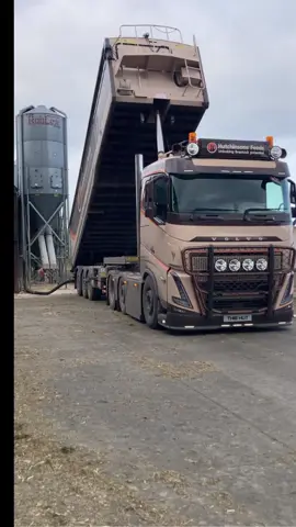 In the work clothes doing farm deliveries before switching to show mode 🇳🇱#Assen2025 #TH16 HUT #hutchinsonsfeeds 