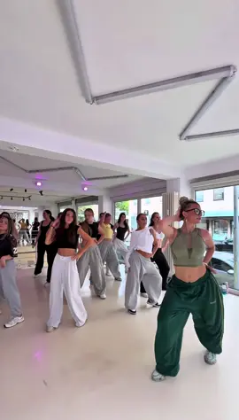 Female HipHop(Beg.) Workshop with amazing Anna-Lena💥Danke schön ⚡️ #endlessdancedüsseldorf #femalehiphop #dance