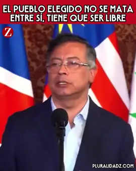 El presidente Gustavo Petro, durante la Conferencia de Emergencia sobre Palestina en Bogotá, afirmó que seremos libres si se derrota la barbarie de hoy, y la barbarie de hoy se derrota si Palestina es libre.