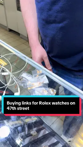 John buys links for Rolex watches on 47th street #rolex #watches #business #entrepreneur #luxury #foryou 