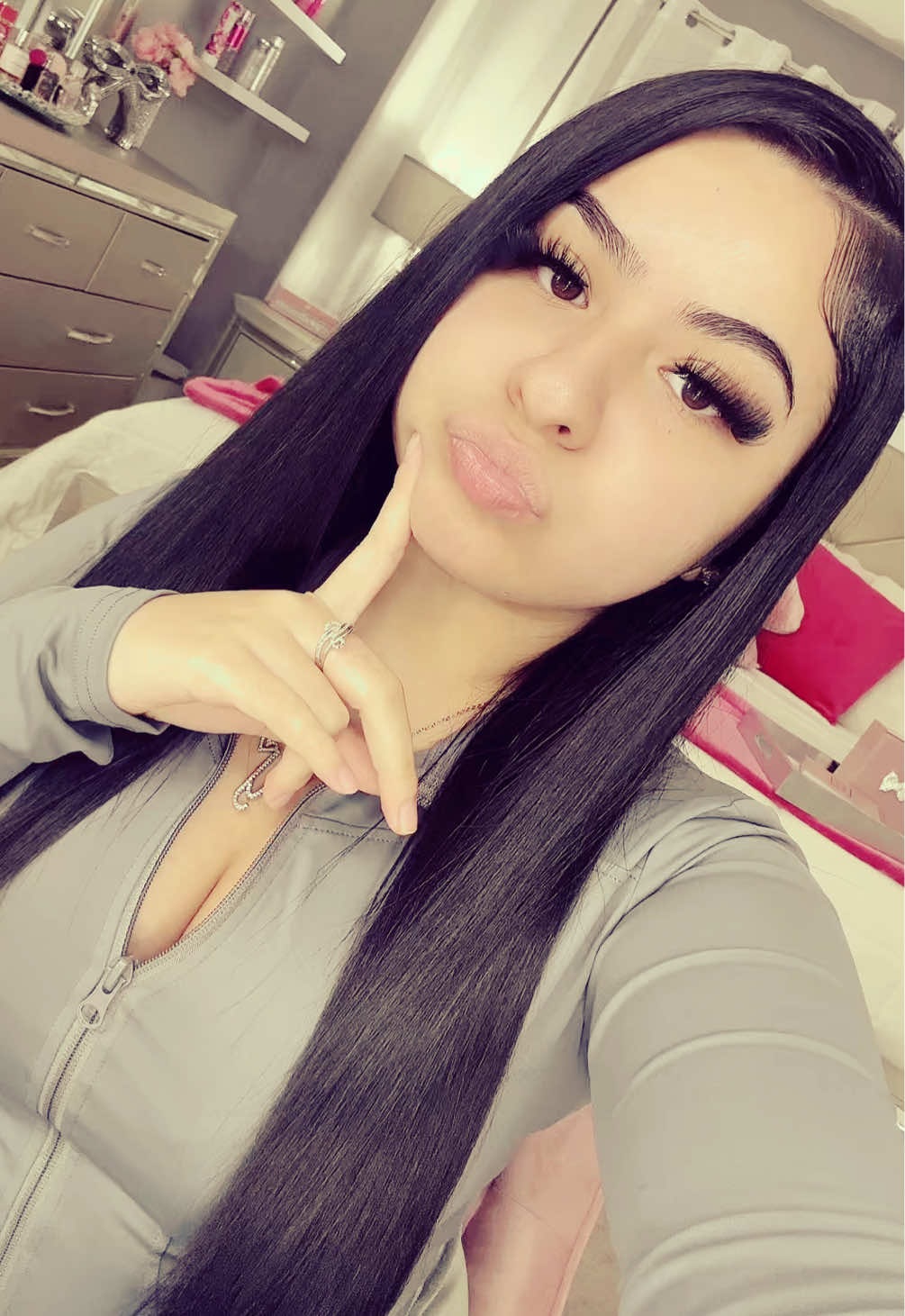 My town is sooo boringgg #fyp #cutehairstyles #hairstyleideas #hairstyleinspo #sideparthairstyles #viral 